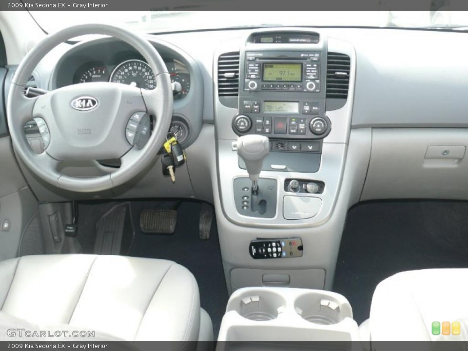Gray Interior Dashboard for the 2009 Kia Sedona EX #46622323
