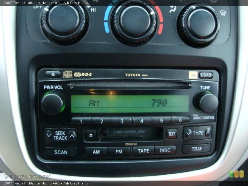 Ash Gray Interior Controls for the 2007 Toyota Highlander Hybrid 4WD #46623181