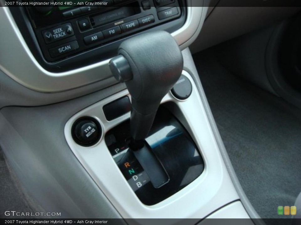 Ash Gray Interior Transmission for the 2007 Toyota Highlander Hybrid 4WD #46623190