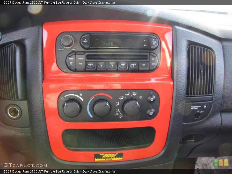 Dark Slate Gray Interior Controls for the 2005 Dodge Ram 1500 SLT Rumble Bee Regular Cab #46626100