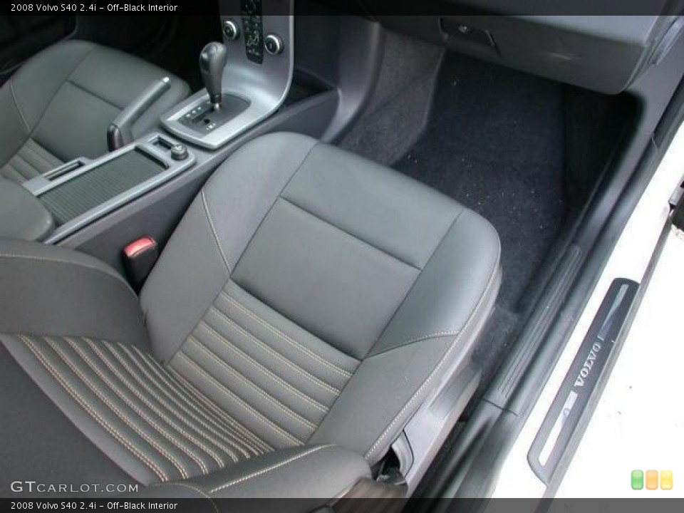 Off-Black Interior Photo for the 2008 Volvo S40 2.4i #46634351