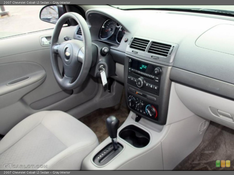 Gray Interior Photo for the 2007 Chevrolet Cobalt LS Sedan #46637651