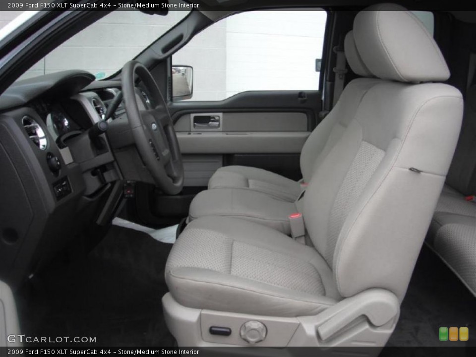 Stone/Medium Stone Interior Photo for the 2009 Ford F150 XLT SuperCab 4x4 #46641575