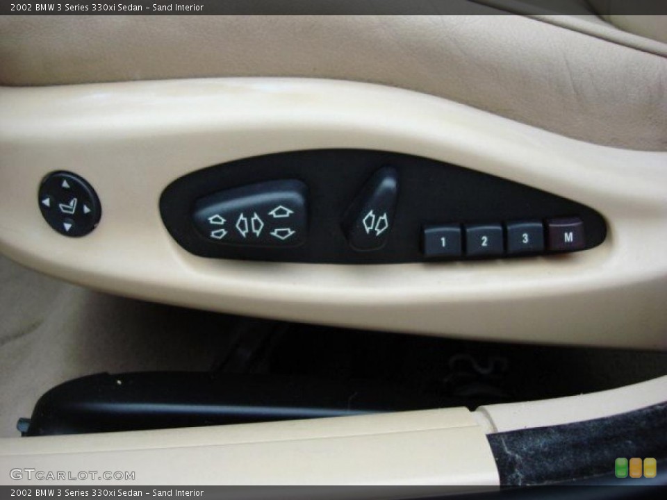 Sand Interior Controls for the 2002 BMW 3 Series 330xi Sedan #46642712