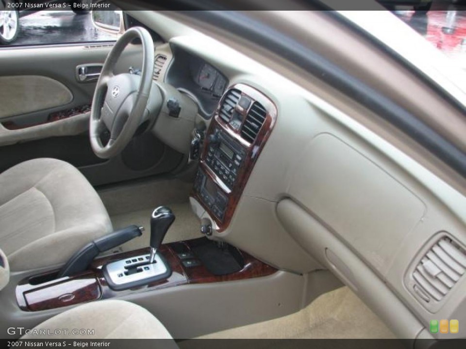 Beige Interior Photo for the 2007 Nissan Versa S #46642796