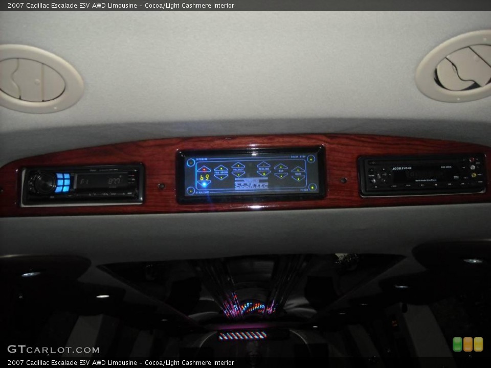 Cocoa/Light Cashmere Interior Controls for the 2007 Cadillac Escalade ESV AWD Limousine #46642991