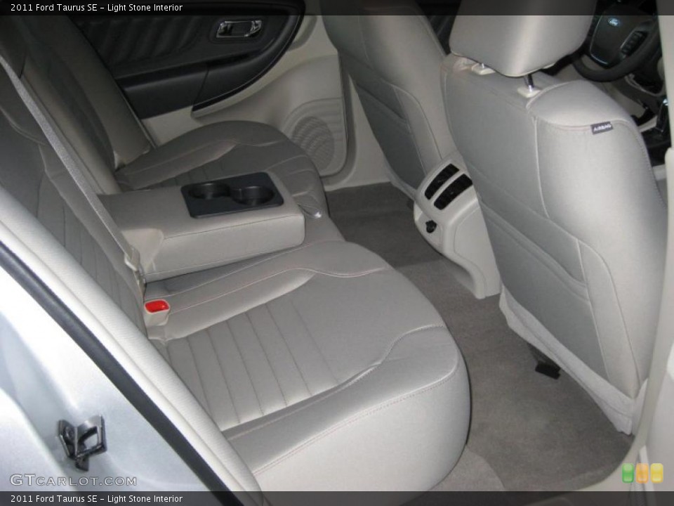Light Stone Interior Photo for the 2011 Ford Taurus SE #46647263