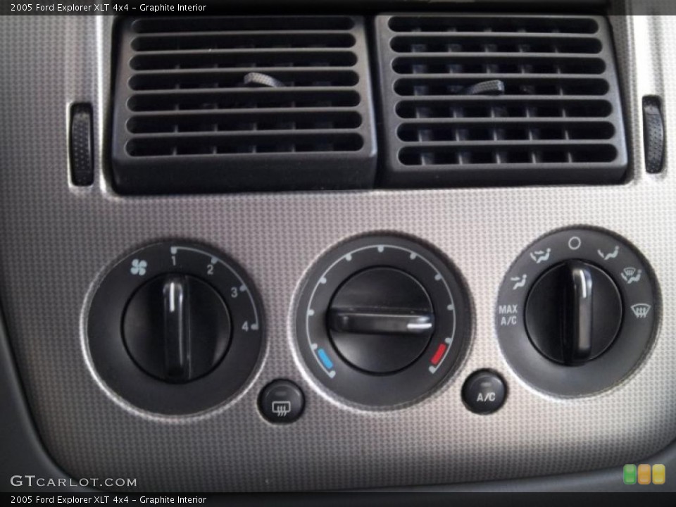 Graphite Interior Controls for the 2005 Ford Explorer XLT 4x4 #46650197