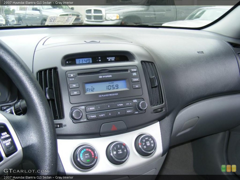 Gray Interior Controls for the 2007 Hyundai Elantra GLS Sedan #46650392