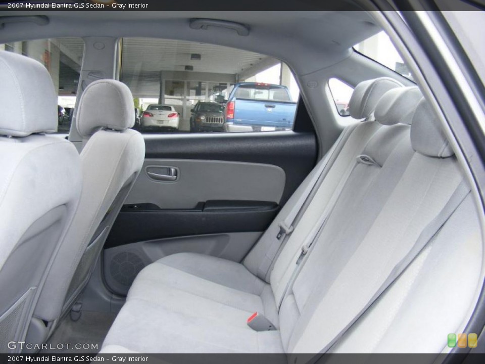 Gray Interior Photo for the 2007 Hyundai Elantra GLS Sedan #46650419