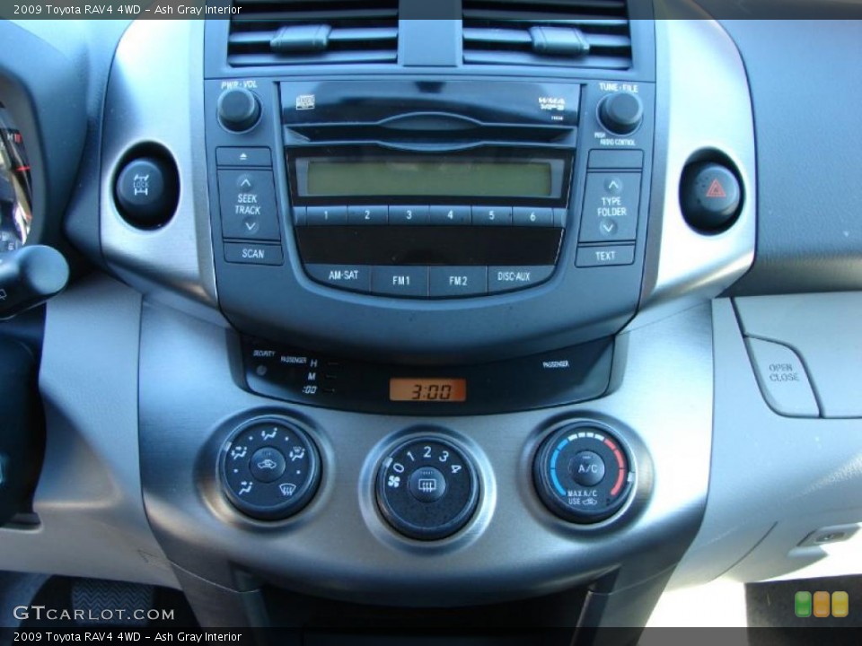 Ash Gray Interior Controls for the 2009 Toyota RAV4 4WD #46651106