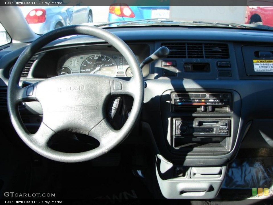 Gray Interior Controls for the 1997 Isuzu Oasis LS #46651142