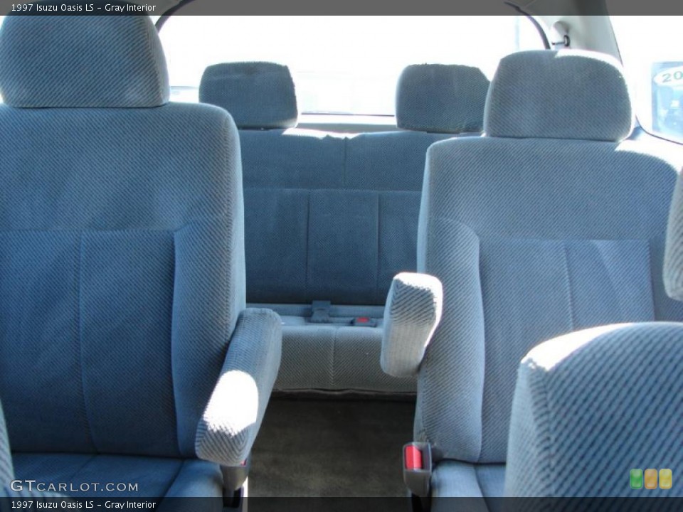 Gray Interior Photo for the 1997 Isuzu Oasis LS #46651157