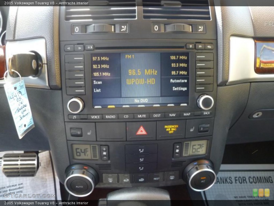 Anthracite Interior Controls for the 2005 Volkswagen Touareg V8 #46651298