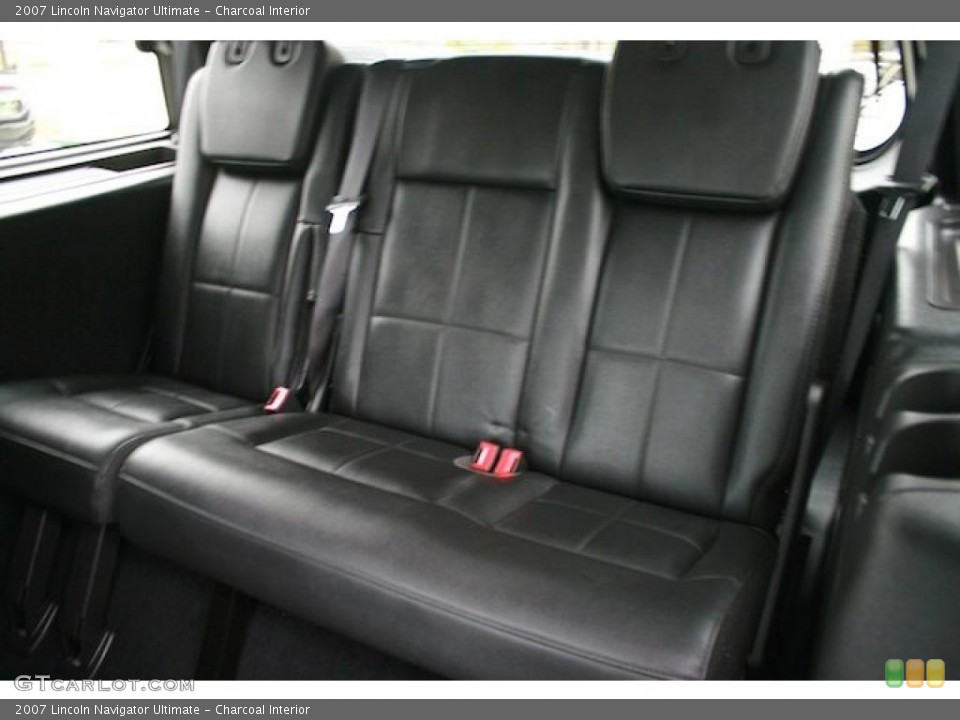 Charcoal Interior Photo for the 2007 Lincoln Navigator Ultimate #46652834