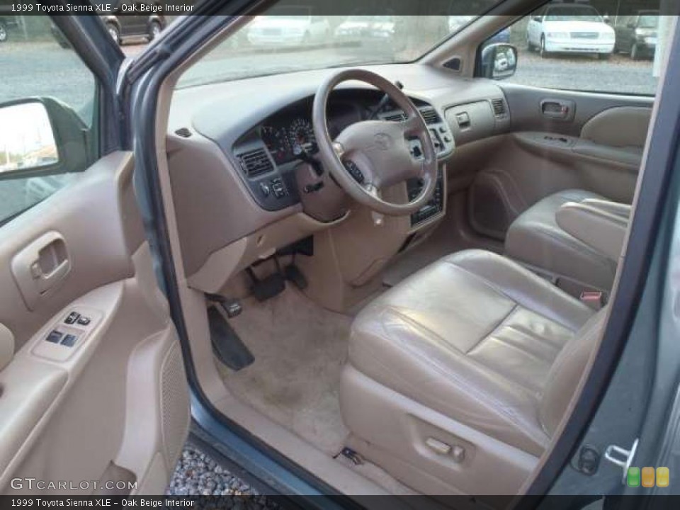 Oak Beige Interior Photo for the 1999 Toyota Sienna XLE #46655018