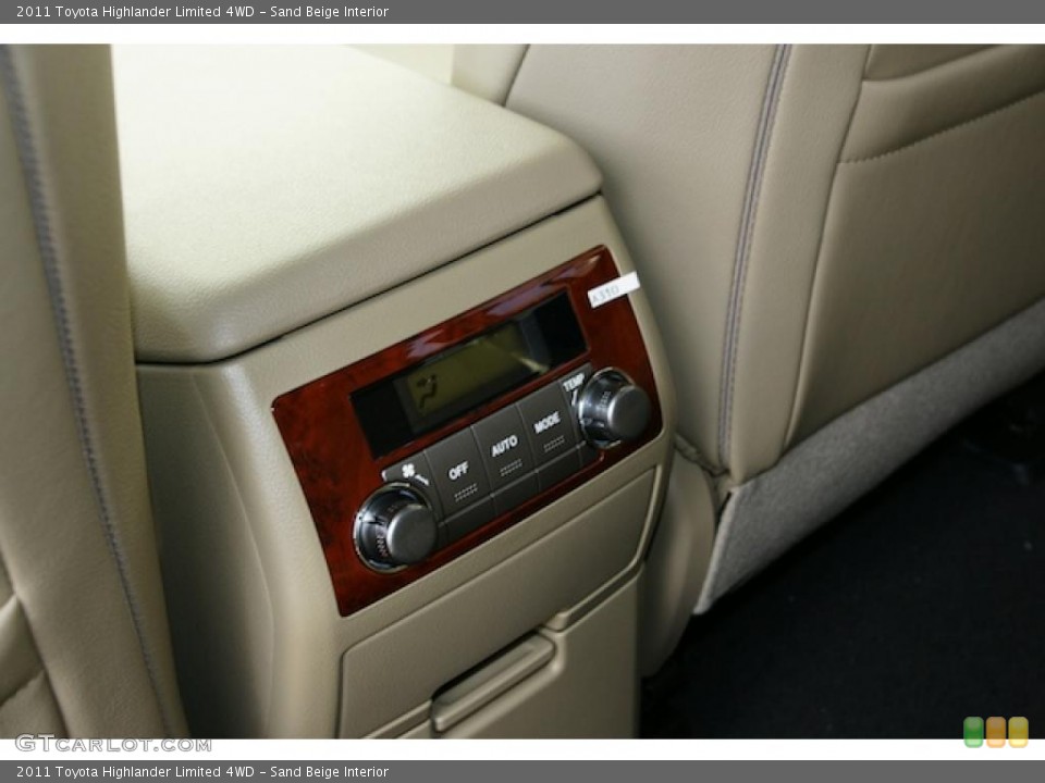 Sand Beige Interior Controls for the 2011 Toyota Highlander Limited 4WD #46660439