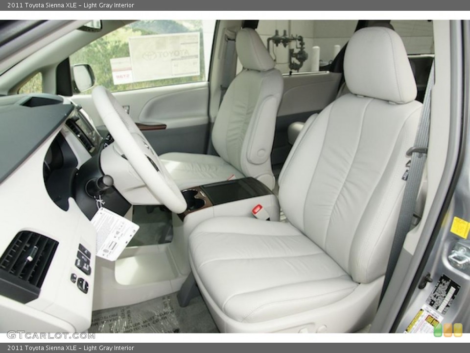 Light Gray Interior Photo for the 2011 Toyota Sienna XLE #46660532