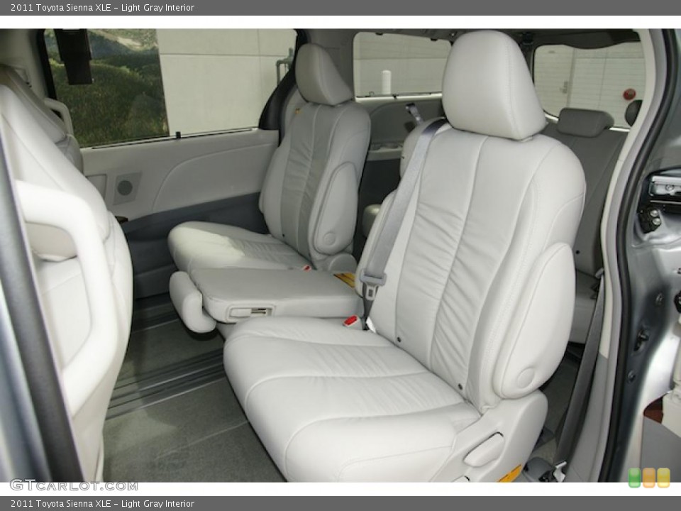 Light Gray Interior Photo for the 2011 Toyota Sienna XLE #46660544