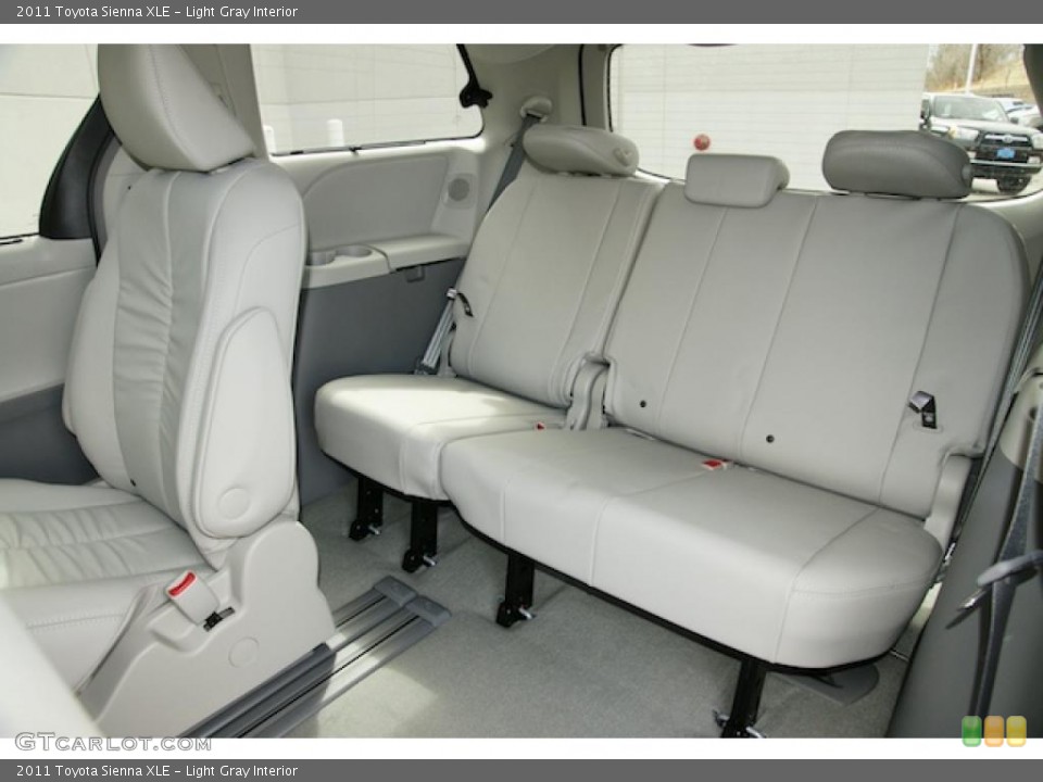 Light Gray Interior Photo for the 2011 Toyota Sienna XLE #46660559