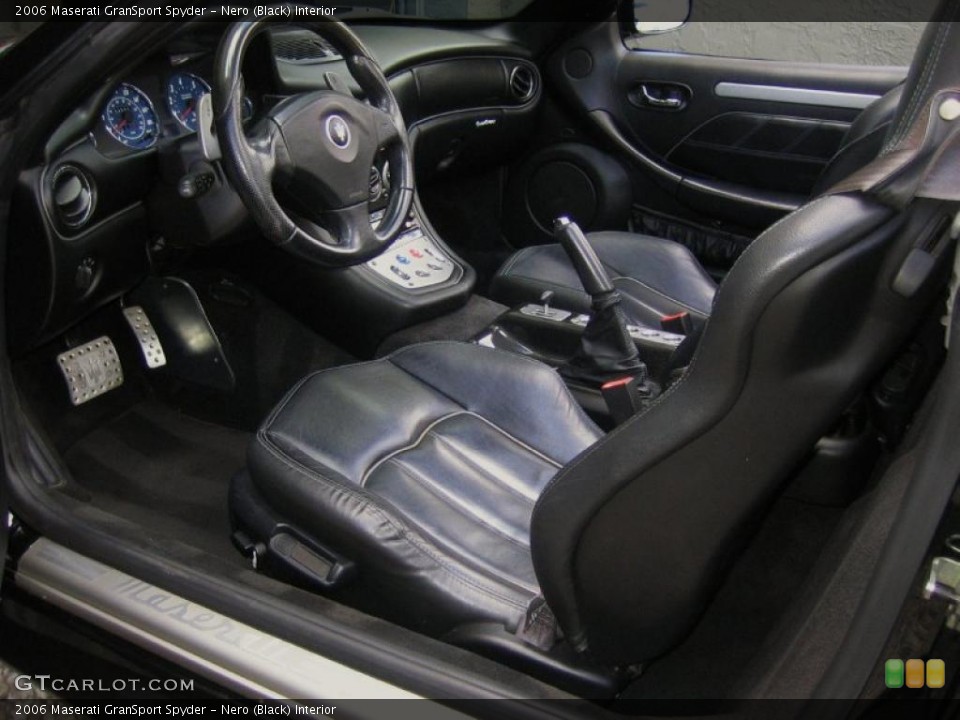 Nero (Black) Interior Photo for the 2006 Maserati GranSport Spyder #46661312