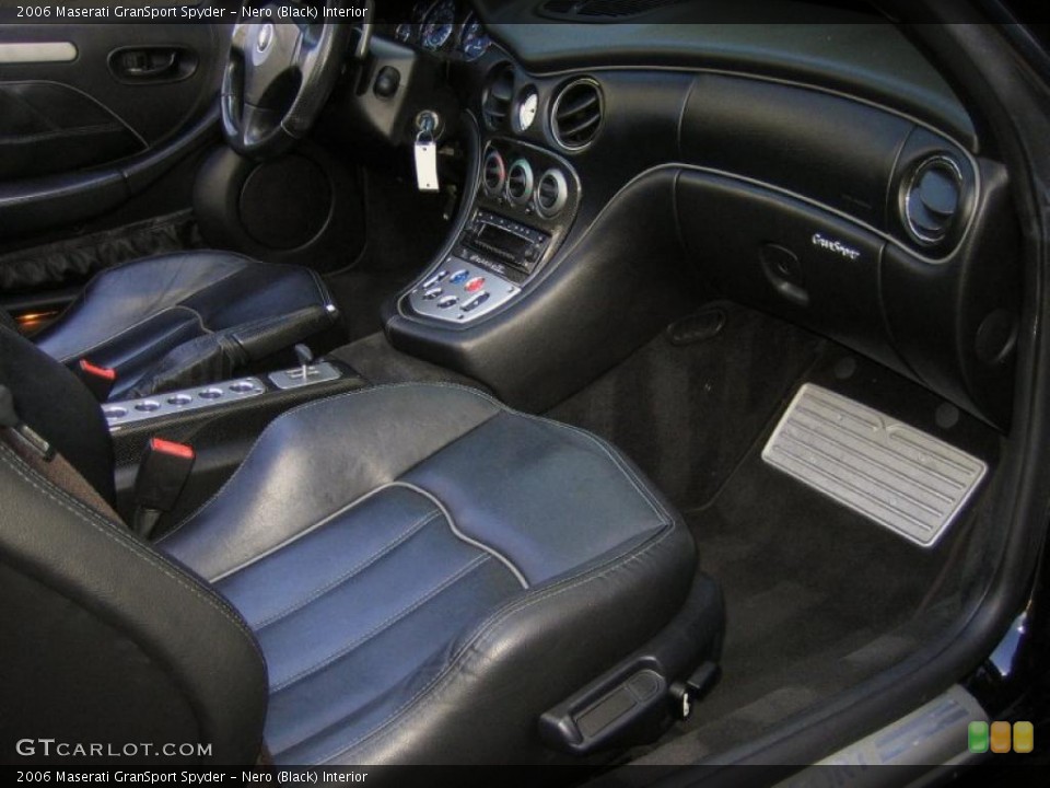 Nero (Black) Interior Photo for the 2006 Maserati GranSport Spyder #46661378