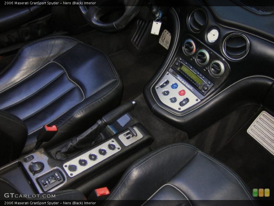 Nero (Black) Interior Controls for the 2006 Maserati GranSport Spyder #46661564