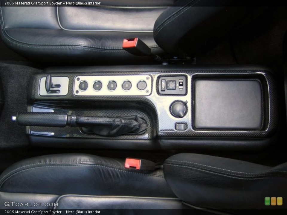 Nero (Black) Interior Controls for the 2006 Maserati GranSport Spyder #46661624