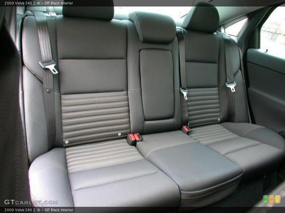 Off Black Interior Photo for the 2009 Volvo S40 2.4i #46662548