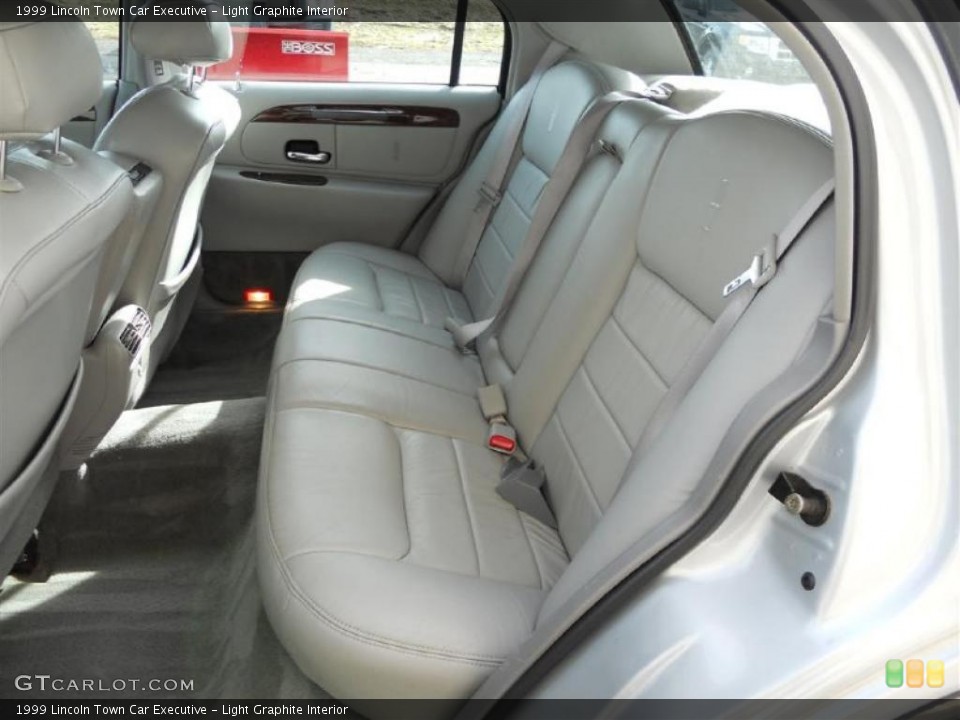 Light Graphite Interior Photo for the 1999 Lincoln Town Car Executive #46663970