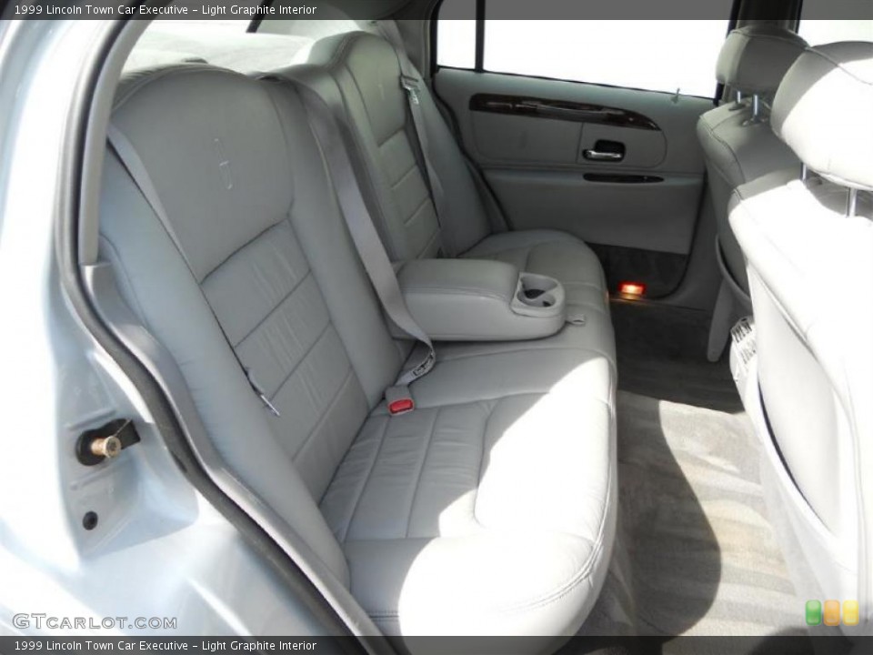 Light Graphite Interior Photo for the 1999 Lincoln Town Car Executive #46664012