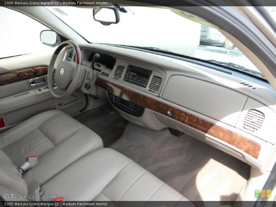 Medium Parchment Interior Photo for the 2005 Mercury Grand Marquis LS #46664447
