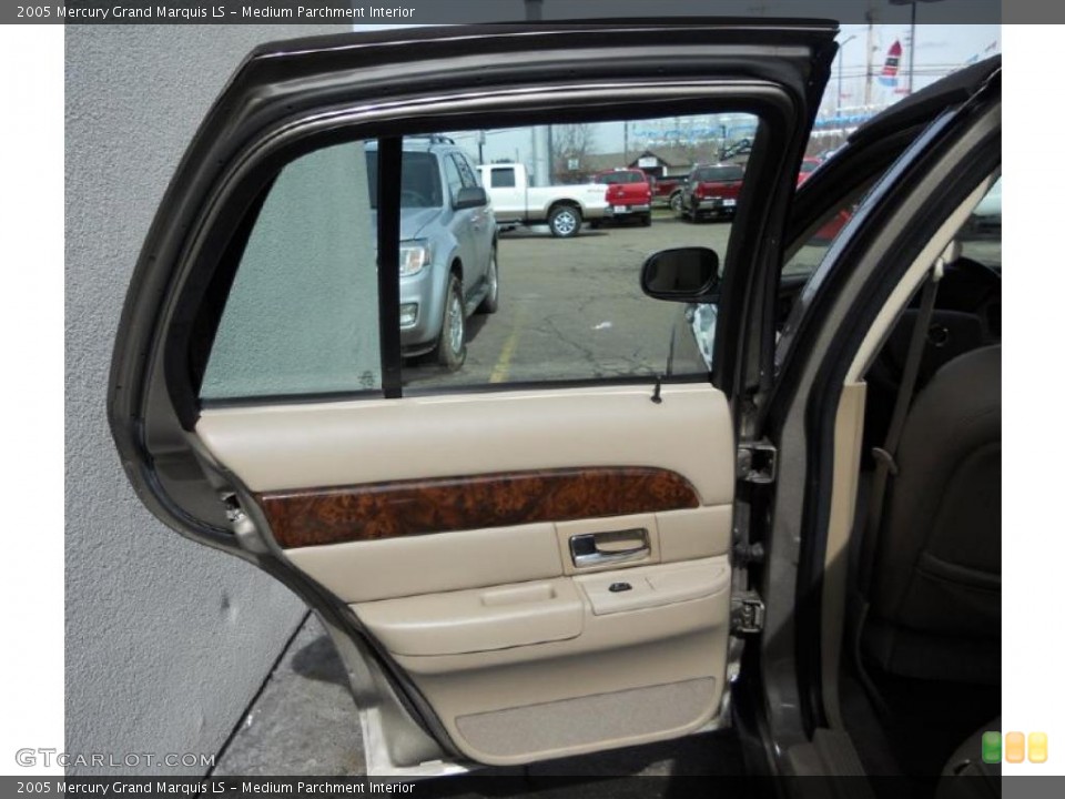 Medium Parchment Interior Door Panel for the 2005 Mercury Grand Marquis LS #46664549