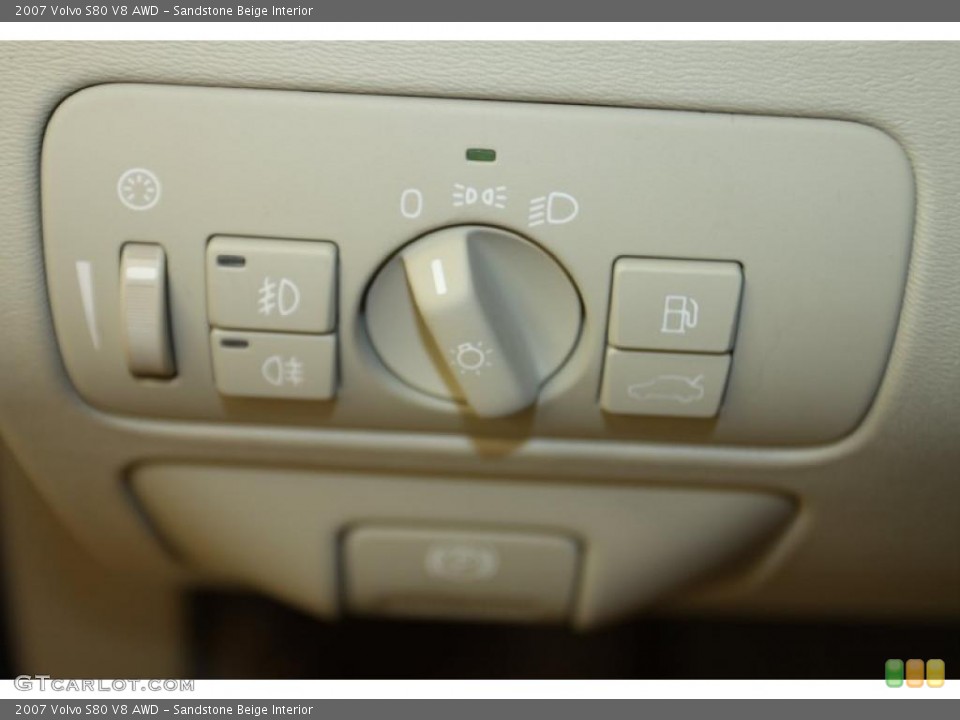 Sandstone Beige Interior Controls for the 2007 Volvo S80 V8 AWD #46667660