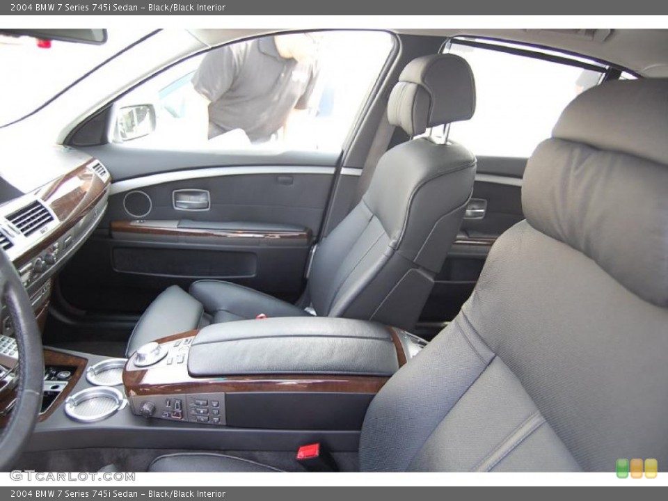 Black/Black Interior Photo for the 2004 BMW 7 Series 745i Sedan #46669010