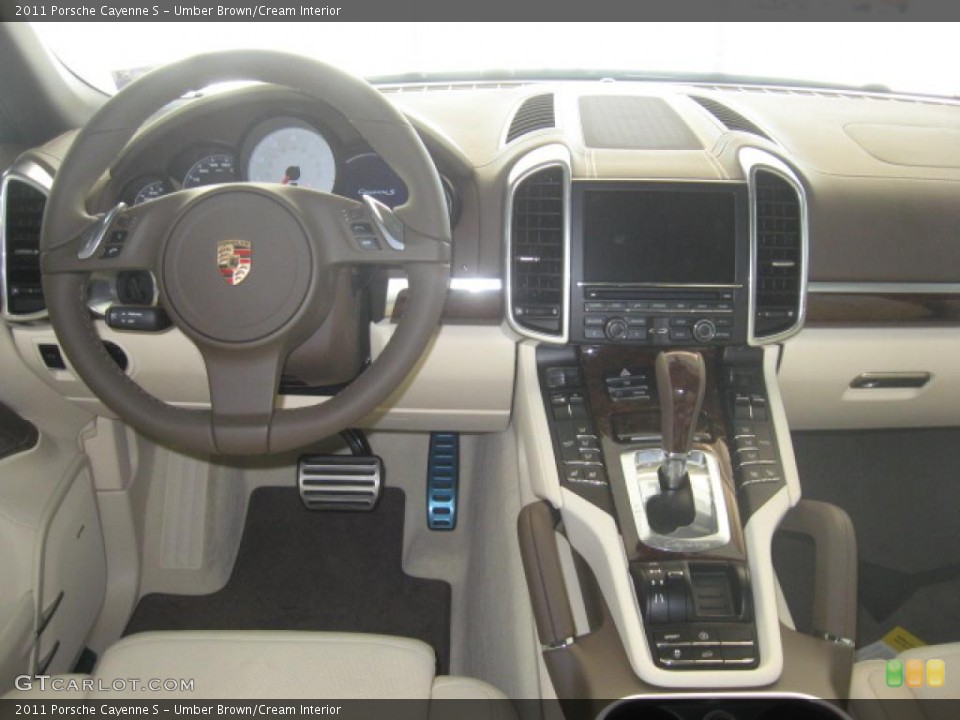 Umber Brown/Cream Interior Dashboard for the 2011 Porsche Cayenne S #46670090
