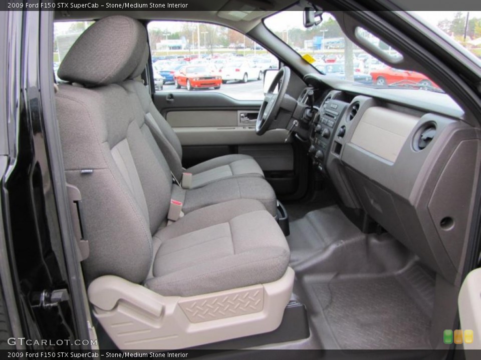 Stone/Medium Stone Interior Photo for the 2009 Ford F150 STX SuperCab #46671203