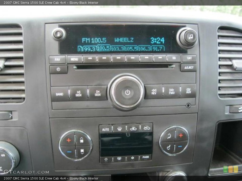 Ebony Black Interior Controls for the 2007 GMC Sierra 1500 SLE Crew Cab 4x4 #46671431