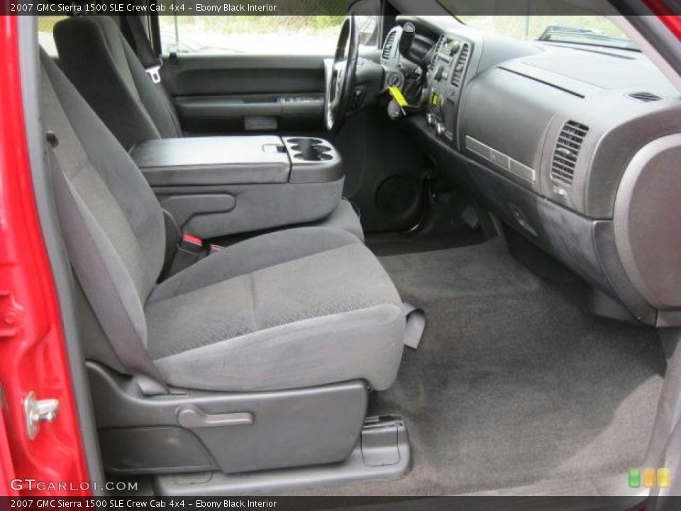 Ebony Black Interior Photo for the 2007 GMC Sierra 1500 SLE Crew Cab 4x4 #46671587