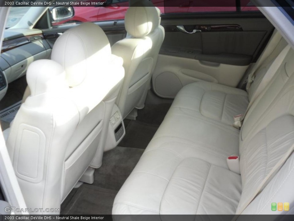 Neutral Shale Beige Interior Photo for the 2003 Cadillac DeVille DHS #46675595