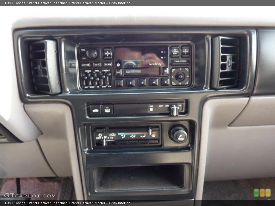 Gray Interior Controls for the 1993 Dodge Grand Caravan  #46685246
