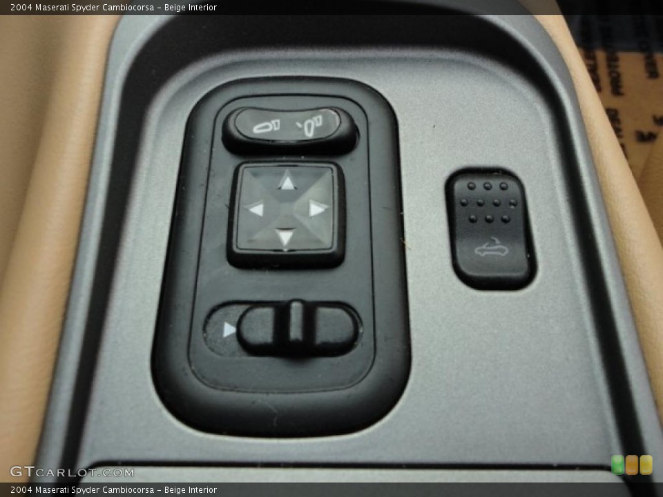Beige Interior Controls for the 2004 Maserati Spyder Cambiocorsa #46699311