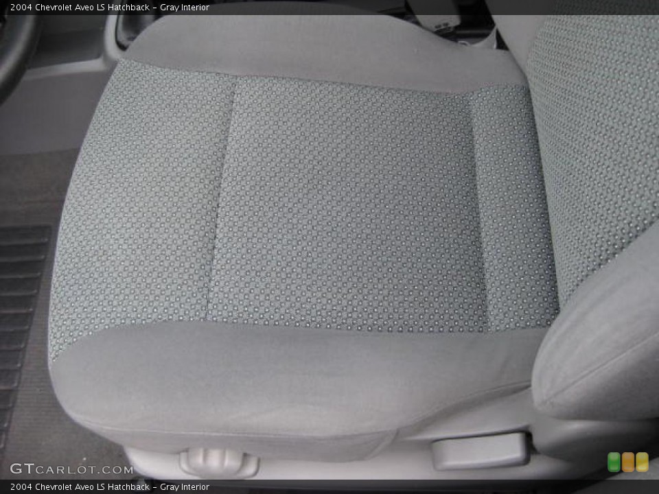 Gray Interior Photo for the 2004 Chevrolet Aveo LS Hatchback #46702923