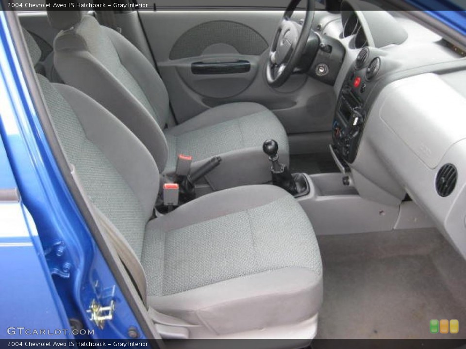 Gray Interior Photo for the 2004 Chevrolet Aveo LS Hatchback #46702980