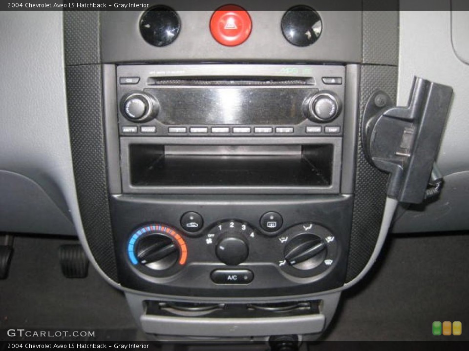 Gray Interior Controls for the 2004 Chevrolet Aveo LS Hatchback #46703055