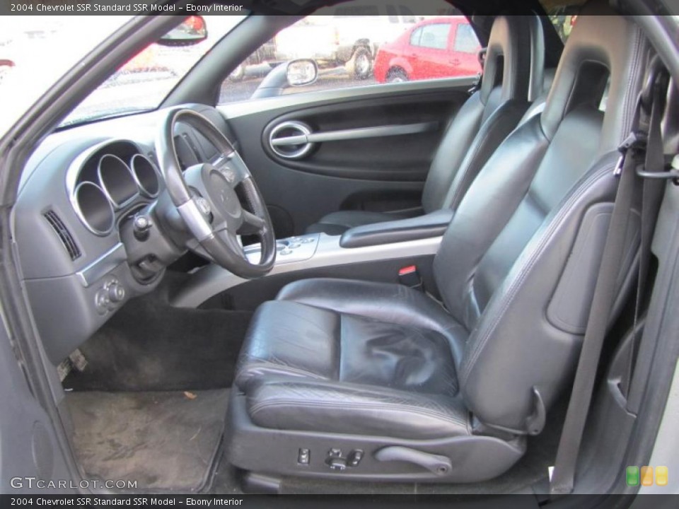 Ebony Interior Photo for the 2004 Chevrolet SSR  #46708965