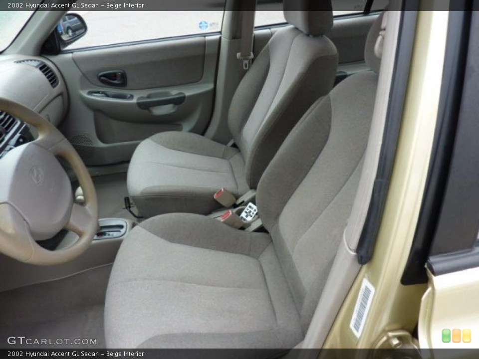 Beige Interior Photo for the 2002 Hyundai Accent GL Sedan #46710294