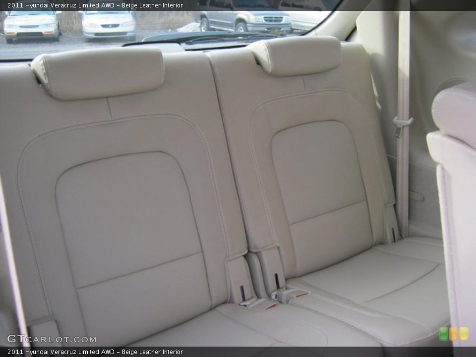 Beige Leather Interior Photo for the 2011 Hyundai Veracruz Limited AWD #46710729
