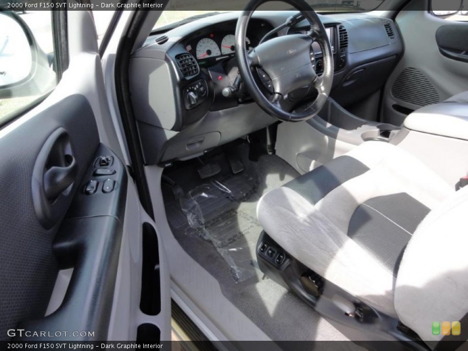 Dark Graphite Interior Photo for the 2000 Ford F150 SVT Lightning #46716279