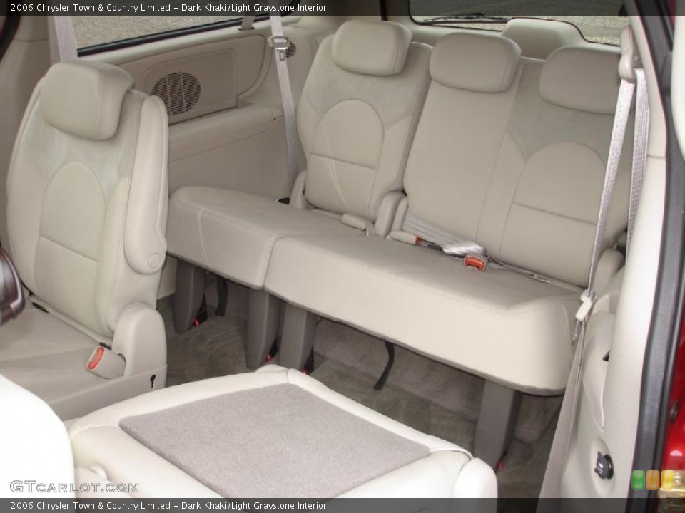 Dark Khaki/Light Graystone Interior Photo for the 2006 Chrysler Town & Country Limited #46719315